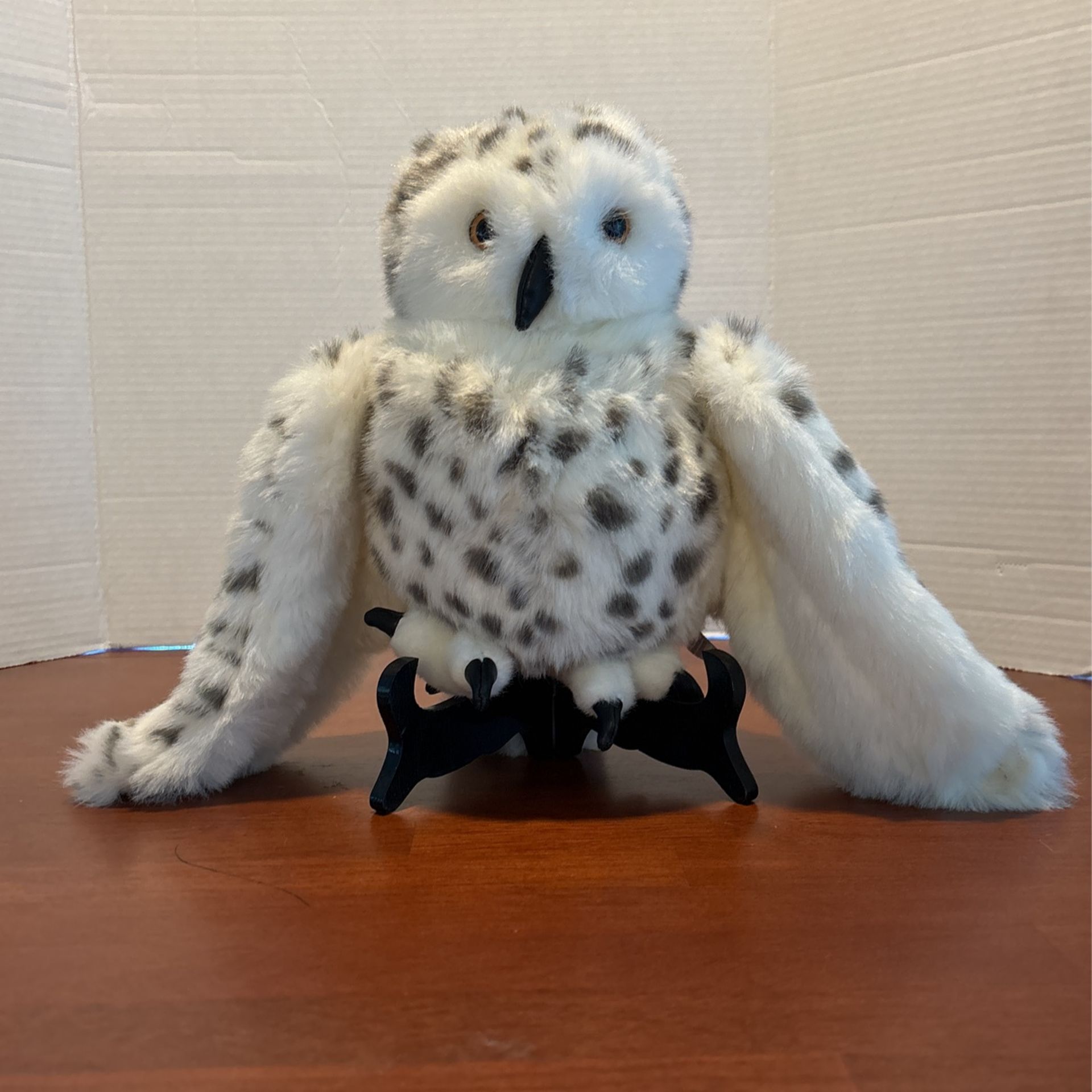 Folkmanis Snowy Owl Hand Puppet,White, Black 11 Inches Tall Wingspan 22 Inches A11