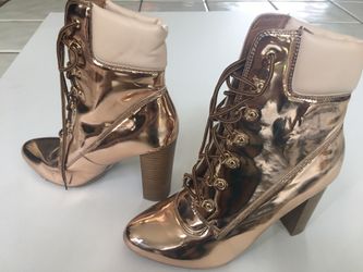 “Wild Diva” Boots women’s gold size11