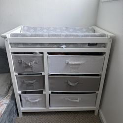 Changing Table/ Mesa Para Cambiar