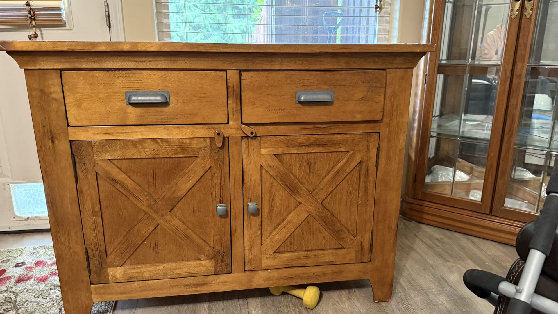 China/Dish storage cabinet. Oak wood. Solid