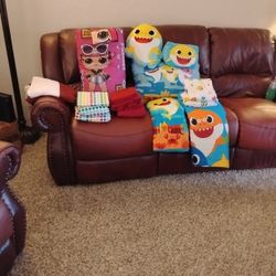 LOL  Twin Comfort, Bed Shaw, 2 Sets Of Sheets For $2500