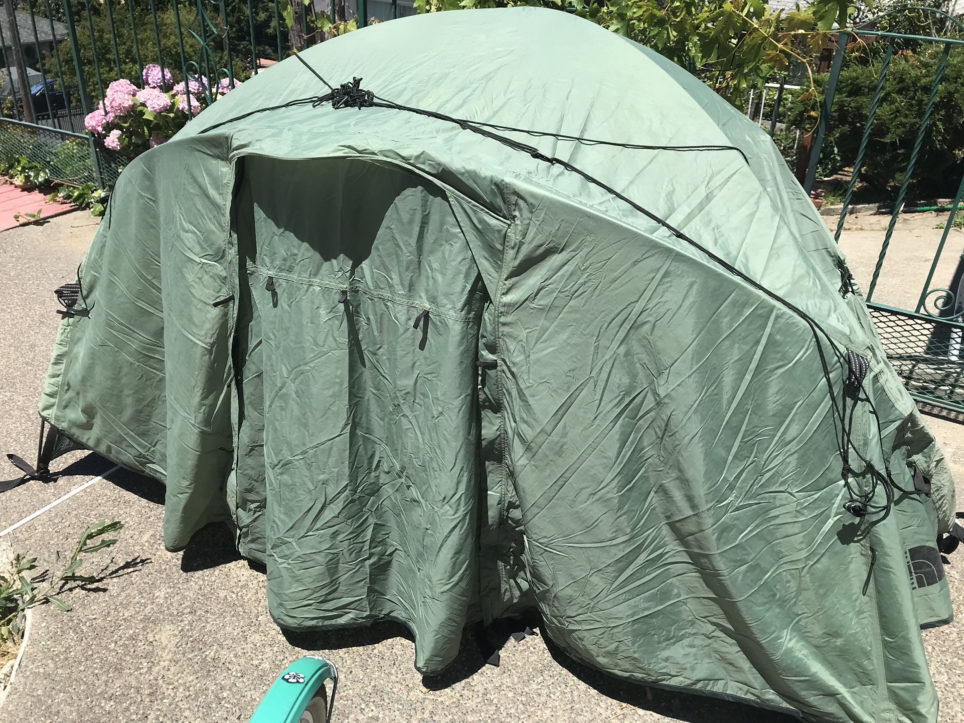 The North Face Tent NEBULA 2-3 Person 3-4 Season for Sale in