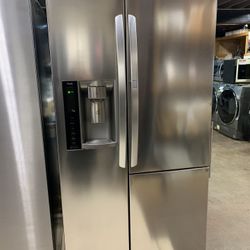 LG SIDE BY SIDE DOOR REFRIGERATOR WITH DOOR IN DOOR