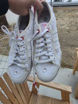 Hello Kitty Shoes