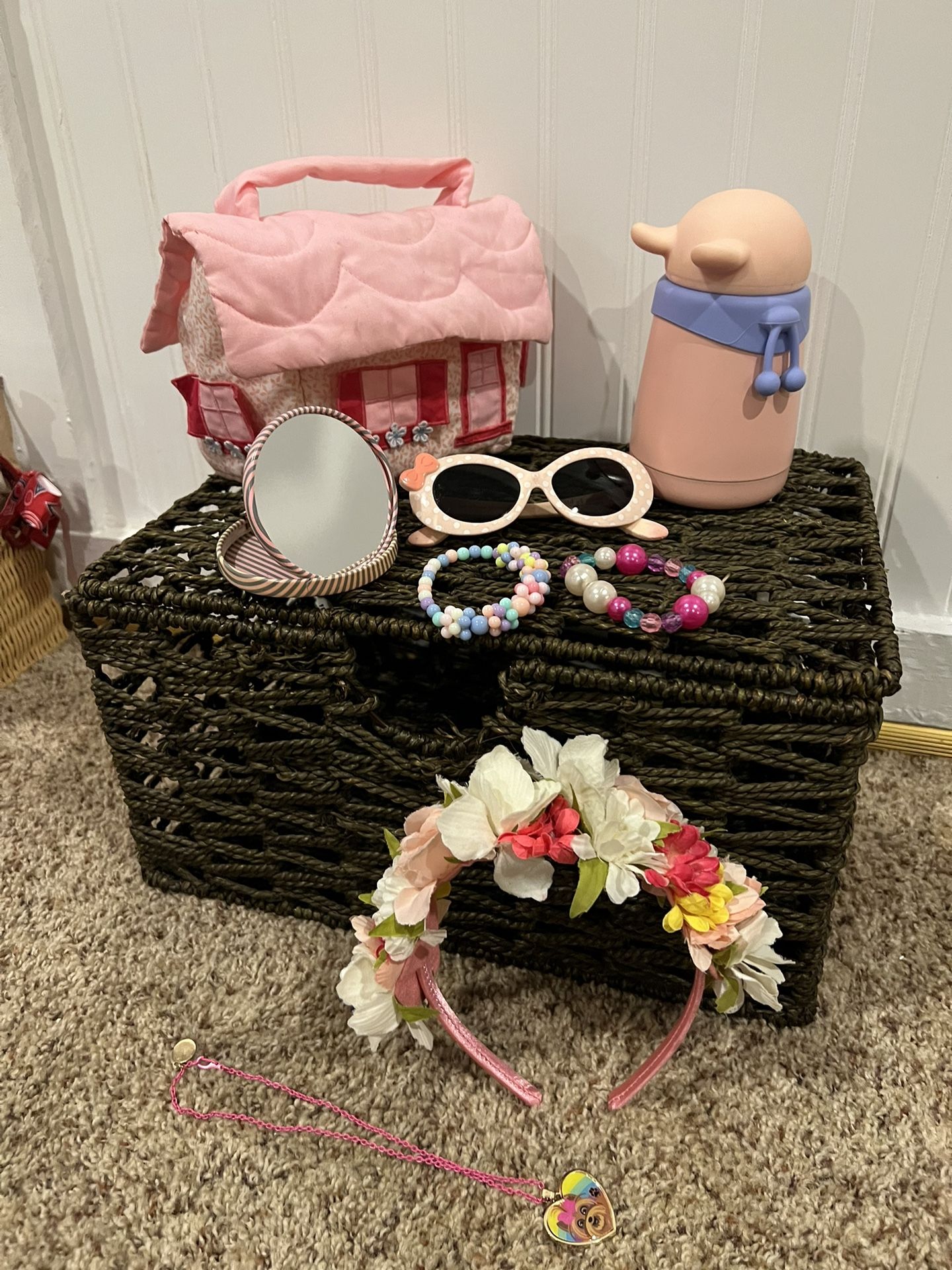 Pretty girl ! Accessories Lot. !