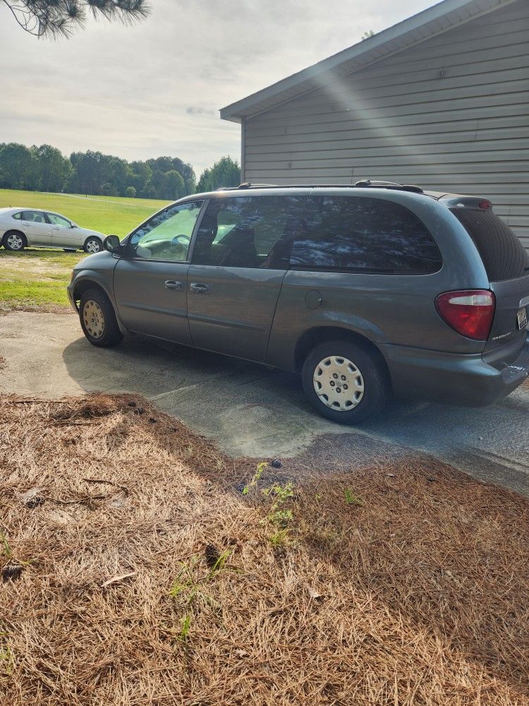 2003 Chrysler Town & Country