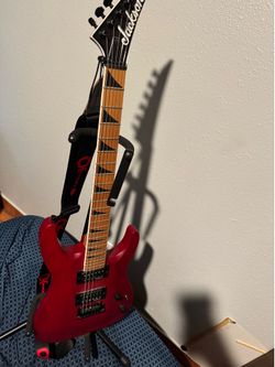 Jackson JS Series Dinky Arch Top + Blackstar Debut 10E Amp Bundle