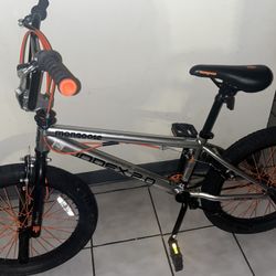 Mongoose Legión BMX Bike