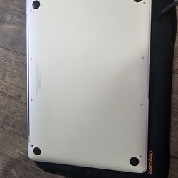 Macbook. Modelo 1534