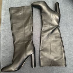 Woman Black Boots Size 8.5