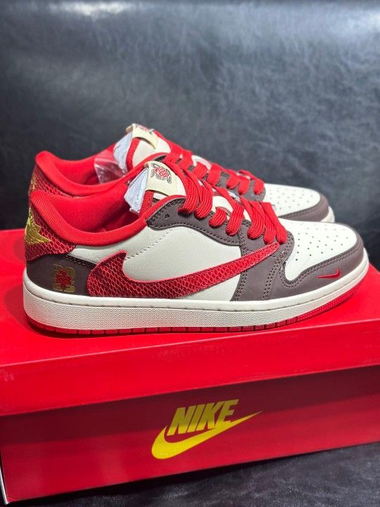 N.ike Dunk Low