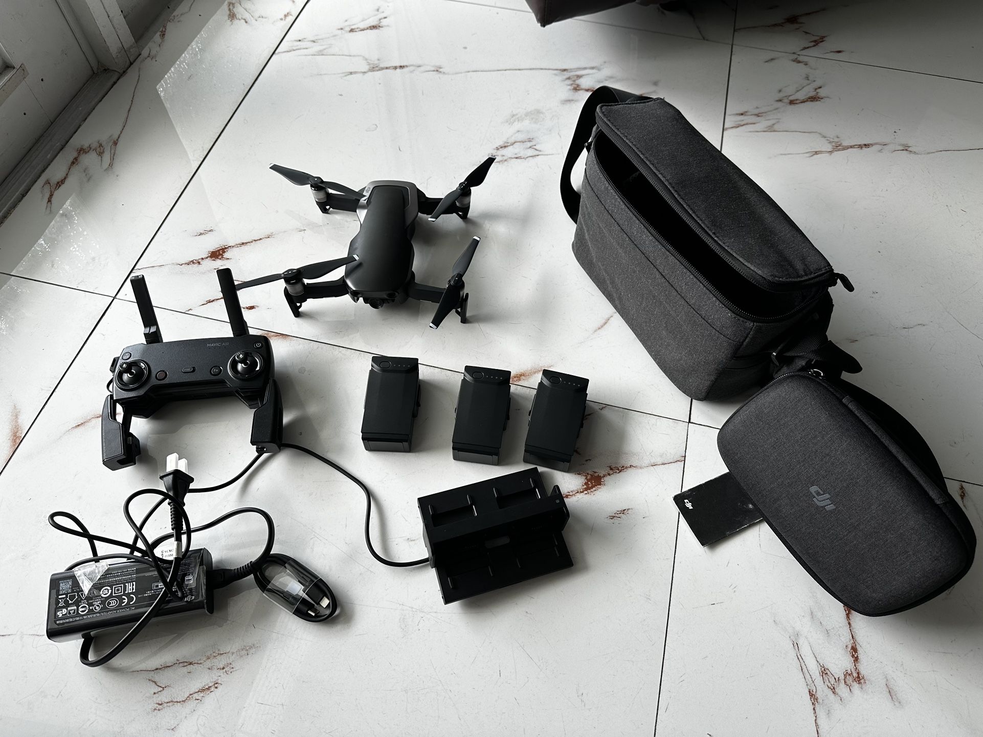 DJI MAVIC AIR Fly More Combo Drone