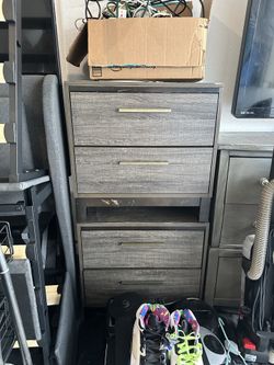 Dressing table with two side tables