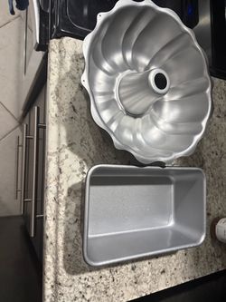 Bundt Pan and Loaf Pan Set
