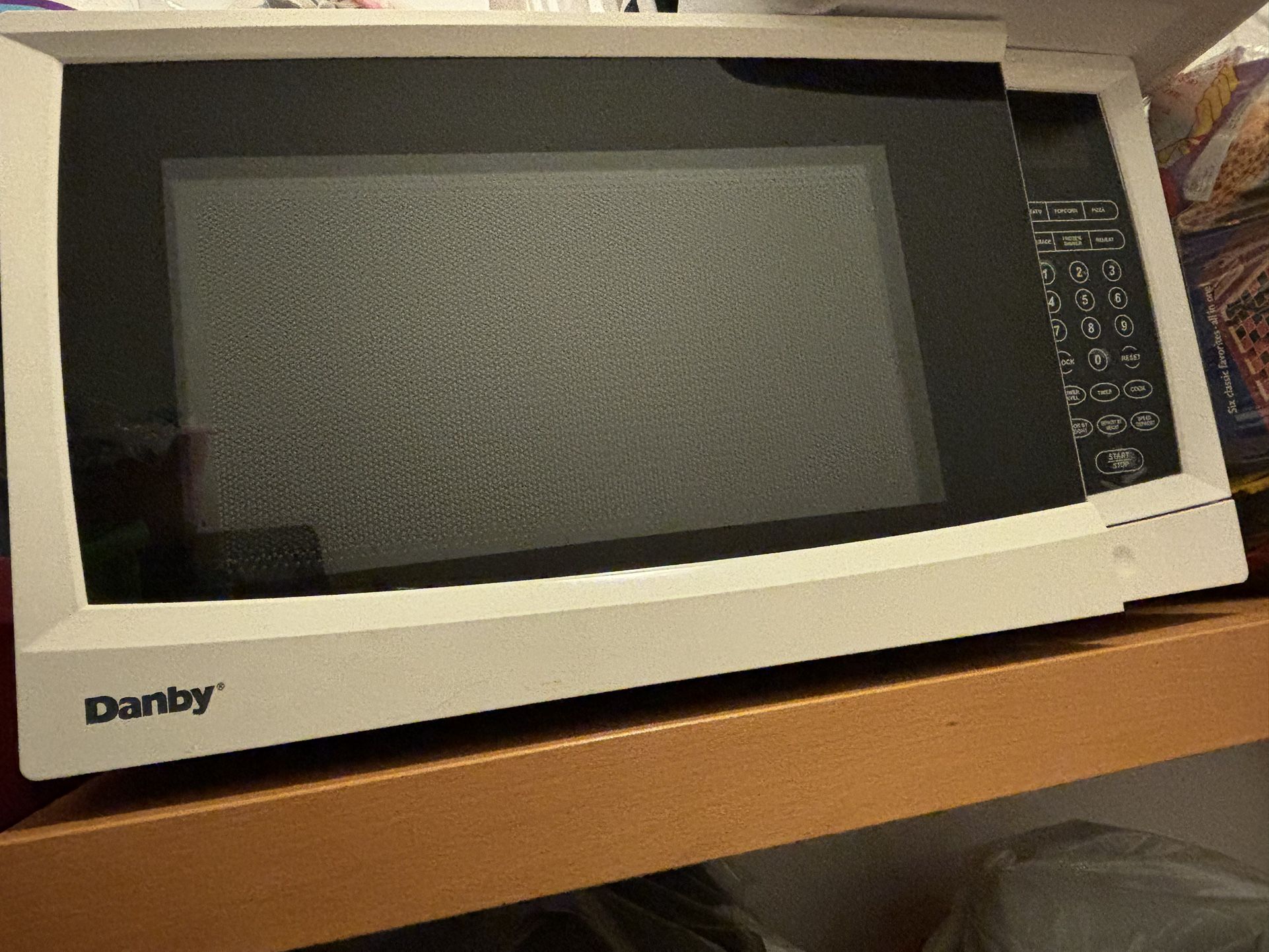 Danby Microwave Oven - MOVING 