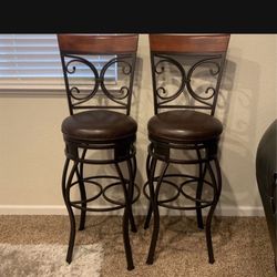Best offer - Two Swivel Chairs - New Condition 