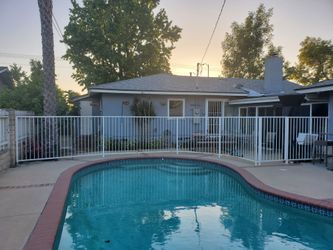 36 Linear Ft White Metal Pool Fence w/Gate