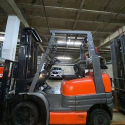 TOYOTA forklift for sale LOW HOURS