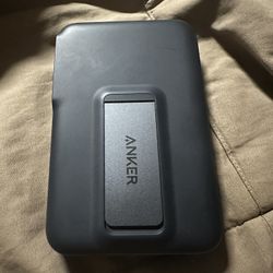 Anker MagSafe Power Bank 10,000mAh, With Kickstand 