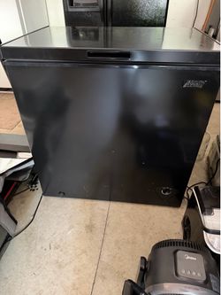 Arctic King Chest freezer.