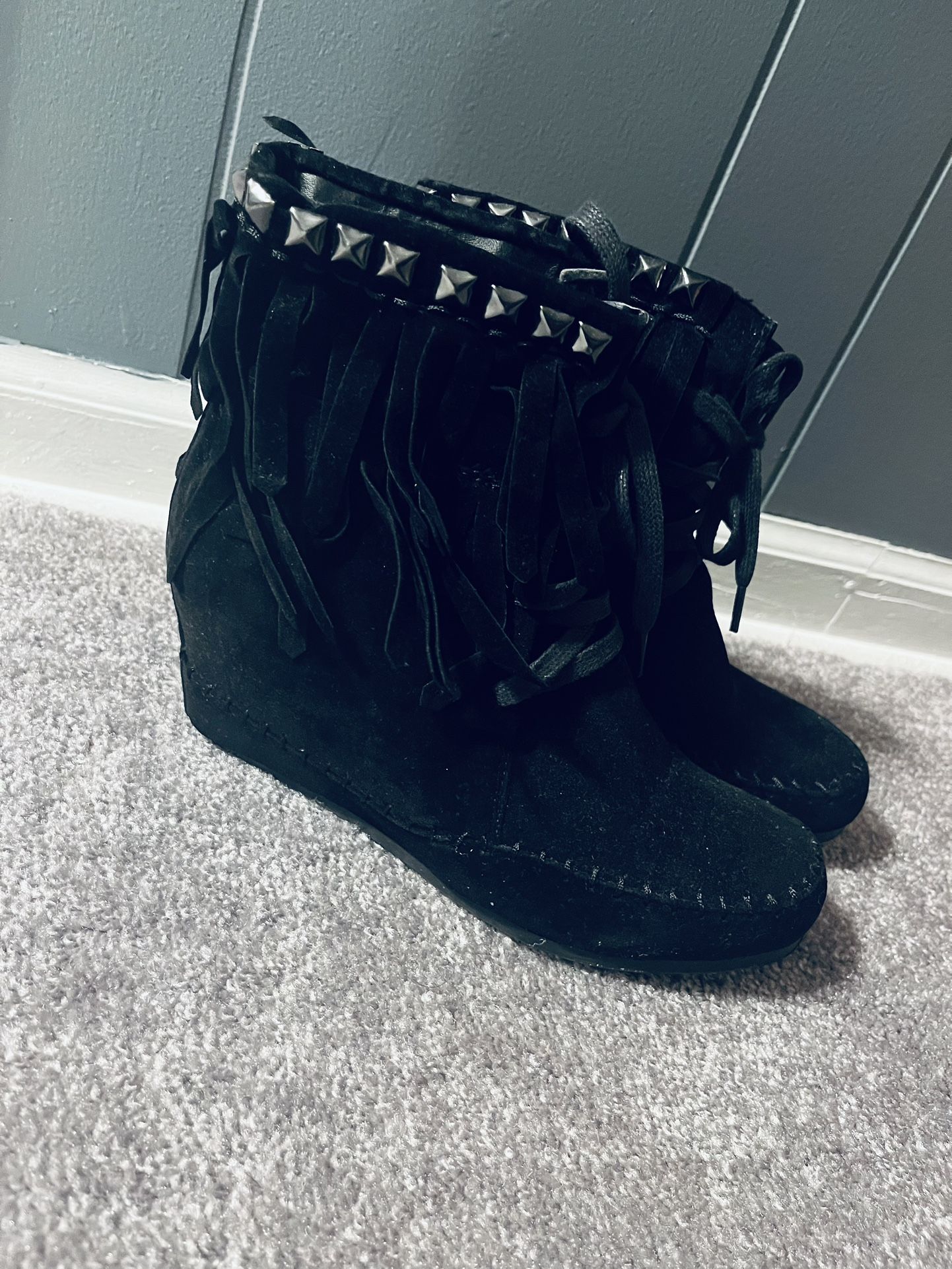 Wedge Fringe Boots