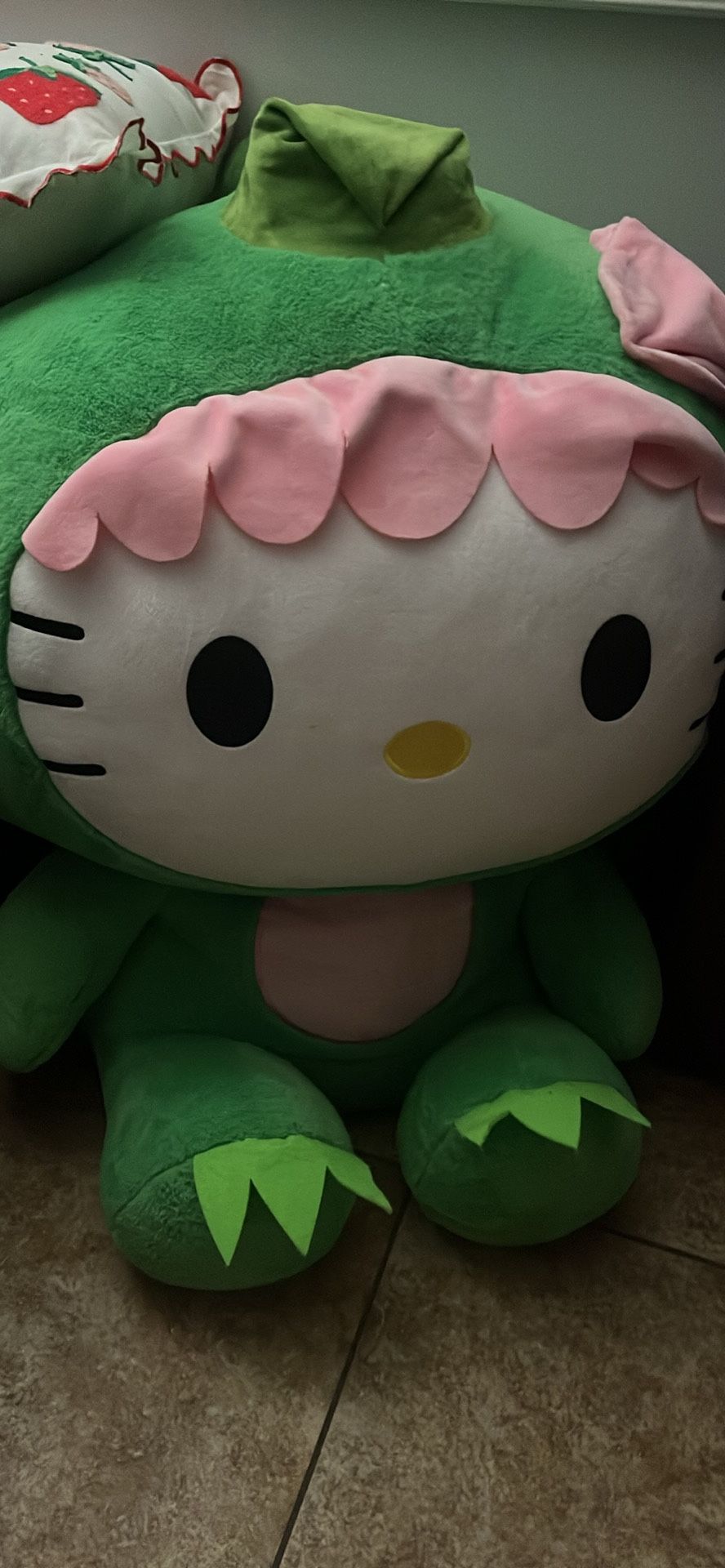 giant Hello Kitty