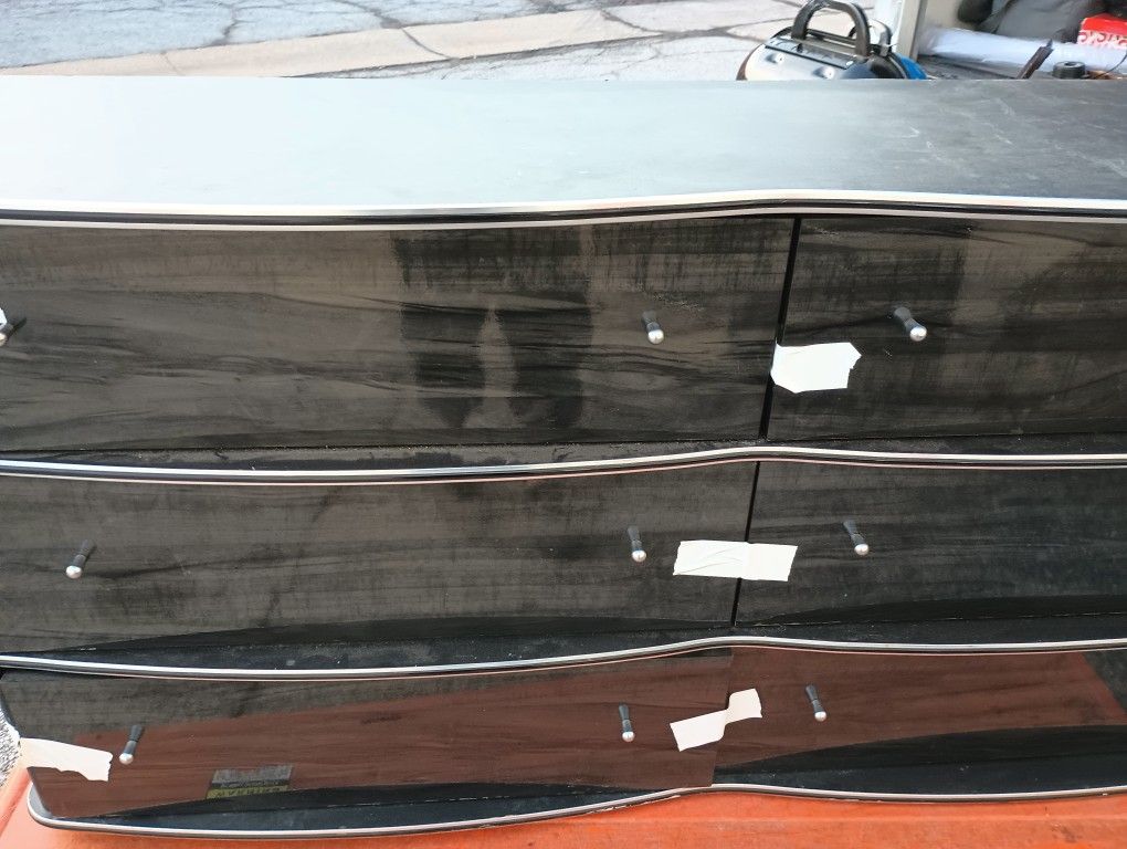 Dresser And Two Nightstands With Big Mirror