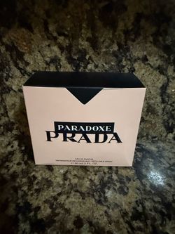 Prada Paradoxe Eau de Parfum