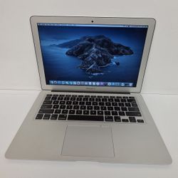 Macbook Air Mid 2012 for sale 
Macbook Air  De venta con Virtual Dj  incluido

