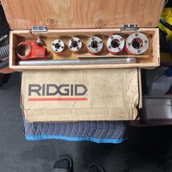 Ridged Pipe Threader Set