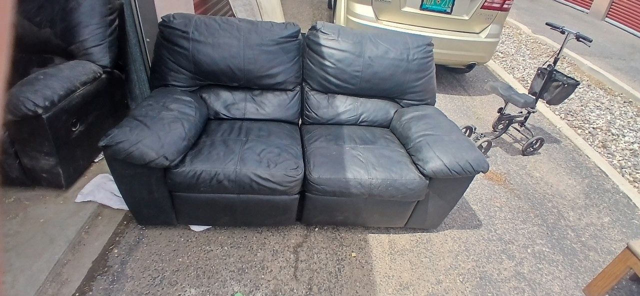Leather Recliner Couch And Loveseat Little Dusty From Storage But Still Great Condition