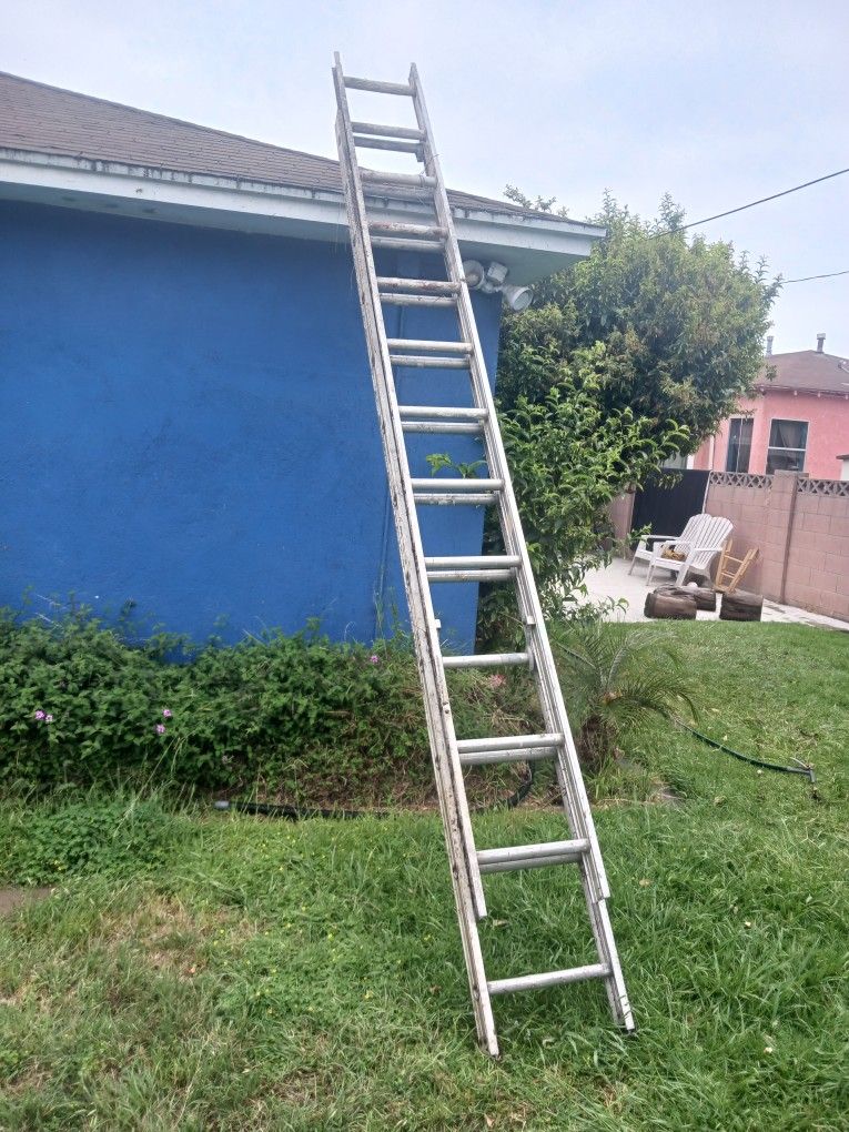 Escalera De Alumio 12x2 Pies De Altura