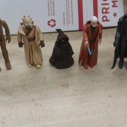 Lot 11 Star Wars fugurines vintage 1977 OB1 Kenobi with damaged light saver ; Chewbacca ; Luke Sky Walker  ; Darth Vader ; Tusken Raider ; C-3PO ; Sto