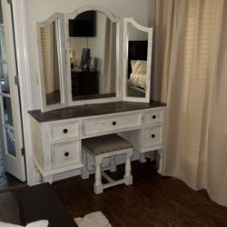 Vanity 