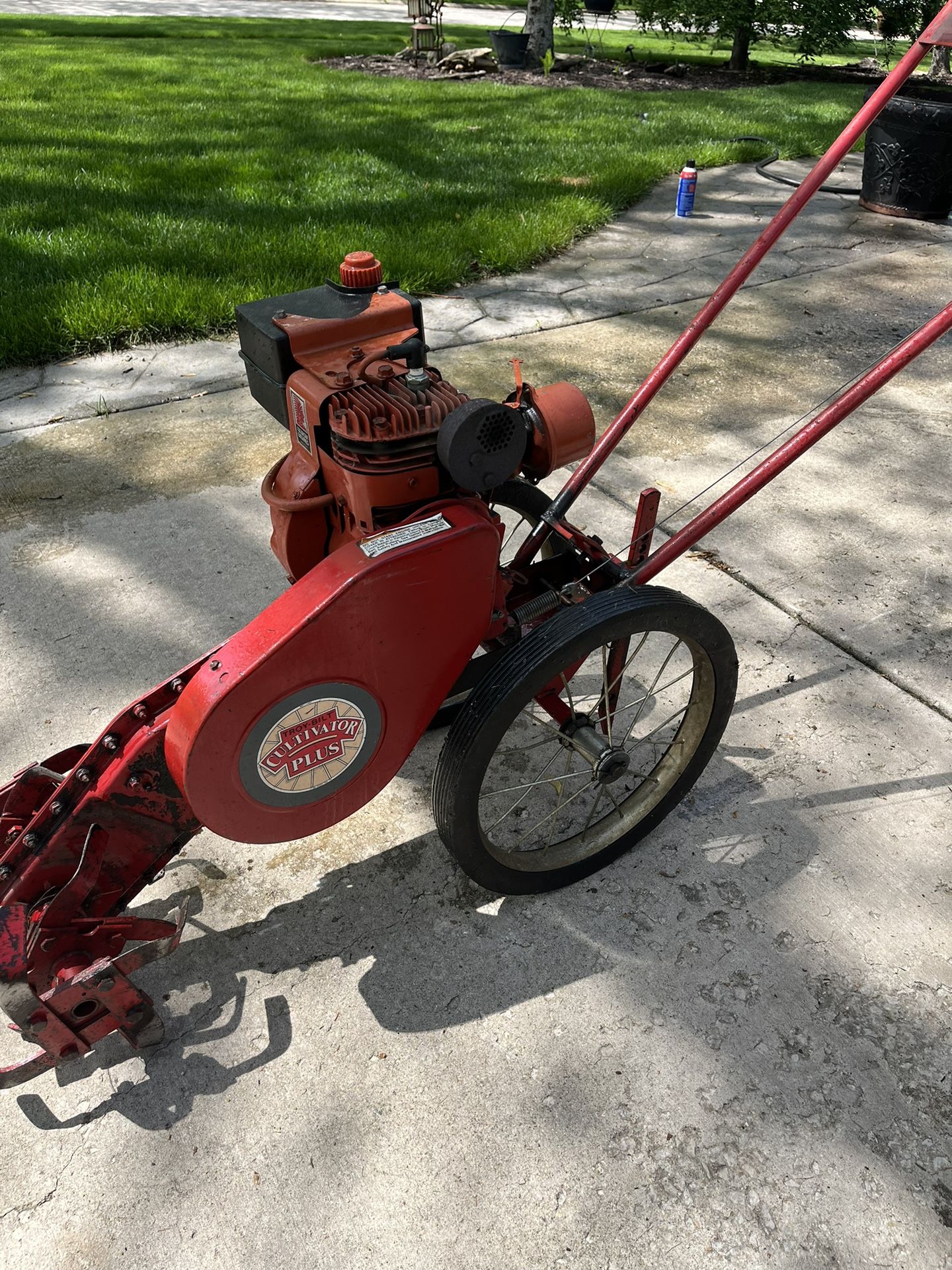 Troy Bilt cultivator plus garden yard tiller Rototiller