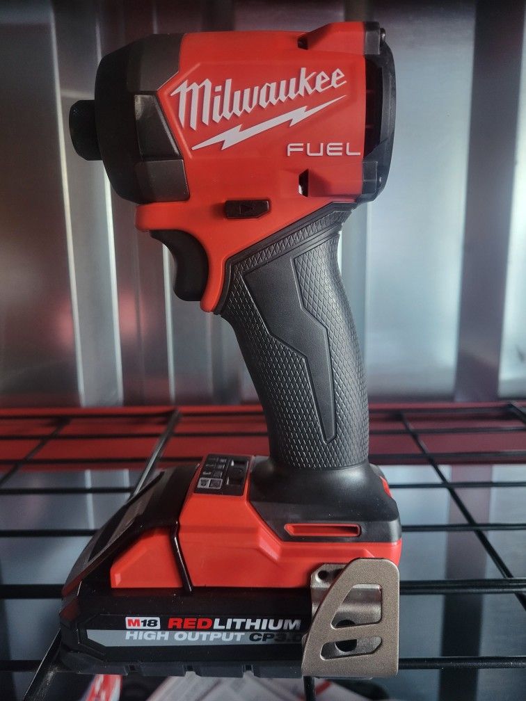 FREE HIGH OUTPUT BATTERY! NEWEST Milwaukee M18 FUEL GEN4 Impact Driver!
