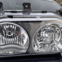 2011 Dodge Challenger Headlight 