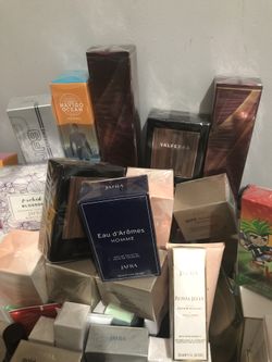 Lociones, perfumes, cremas y más de JAFRA.