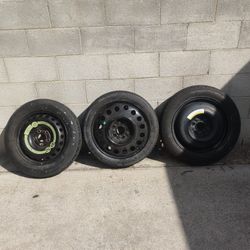 3 esoare tire / llantas denrefaccion 