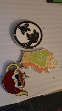 Disney trading pins Roo,