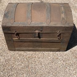 Vintage Antique Wood And Metal Trunk