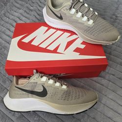 Nike Pegasus Size 13