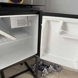 Refrigerator Like New