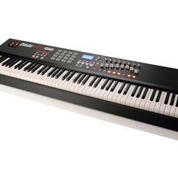 Akai MPK88 w/ SKB Hard Case