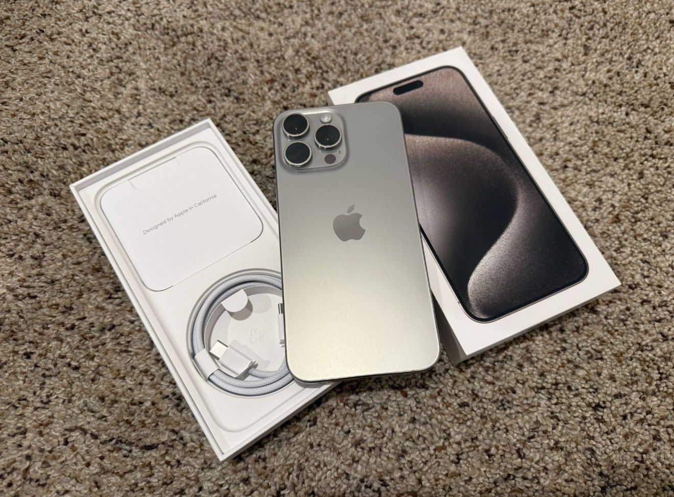 iPhone 15 Pro Max - Unlocked 256GB Natural Titanium