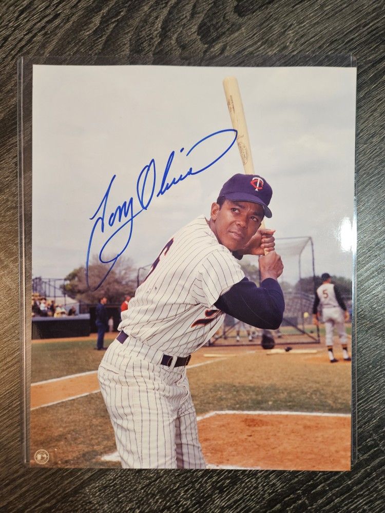 Signed Tony Oliva Minnesota Twins 8x10 Photo Autograph MLB Baseball Picture Auto
