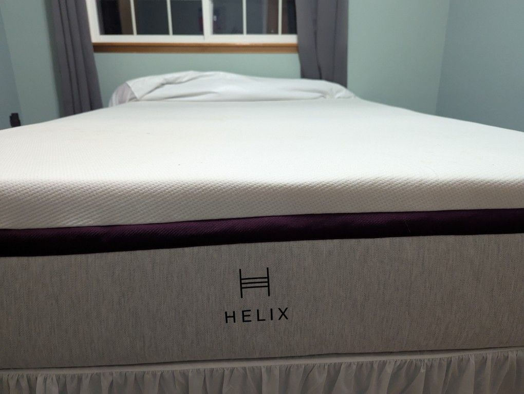 Helix Queen Mattress and Foundation 