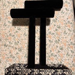 Jewelry Holder With Jewelry 