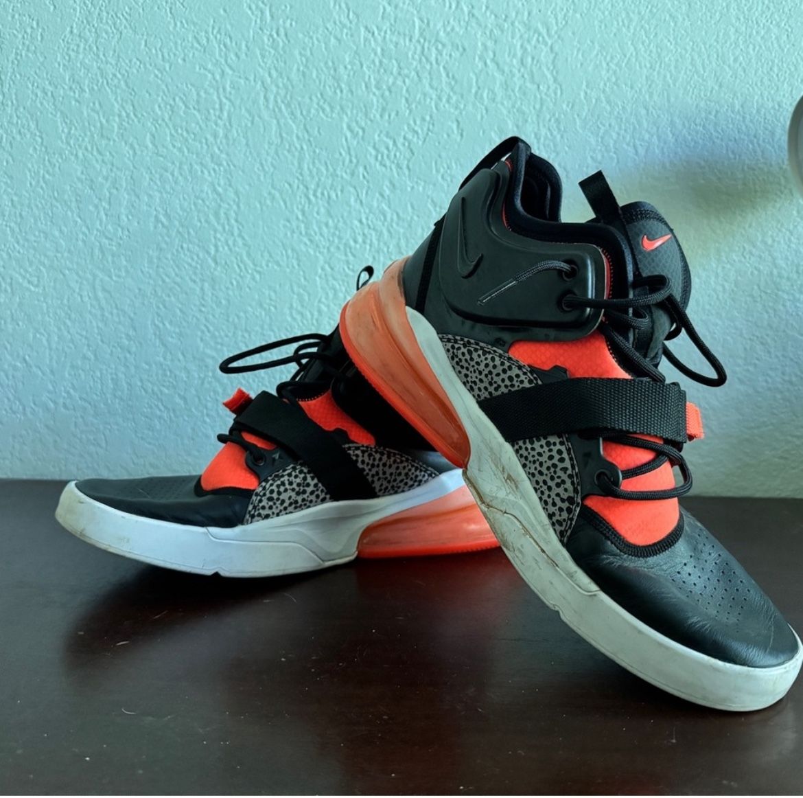 NIKE Air Force 270 Safari