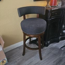 2 Bar Stools 